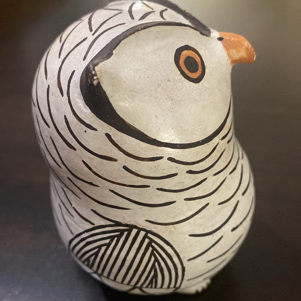 Highly collectible Acoma Pueblo New Mexico Pottery
Owl Figurine by Grace Chino - Picture 5 of 6